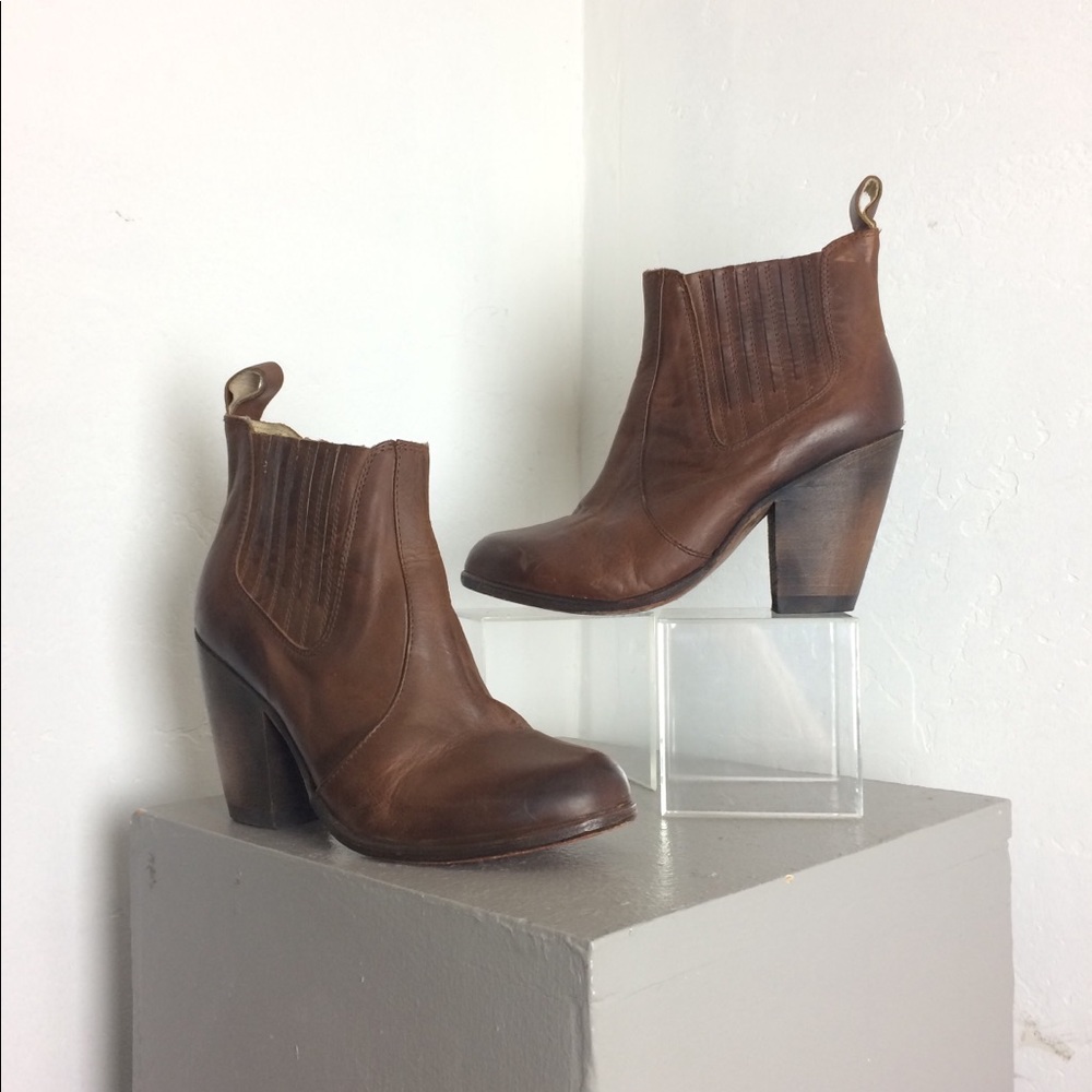 FREEBIRD Morgan Chelsea leather ankle boots 8